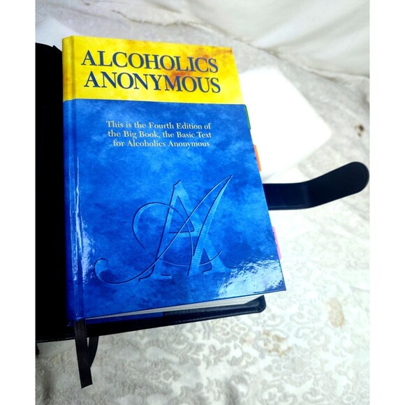 Alcoholics Anonymous Big Book & 12 Steps Set Serenity Prayer Cover AA  Medallion - Picture 9 of 16